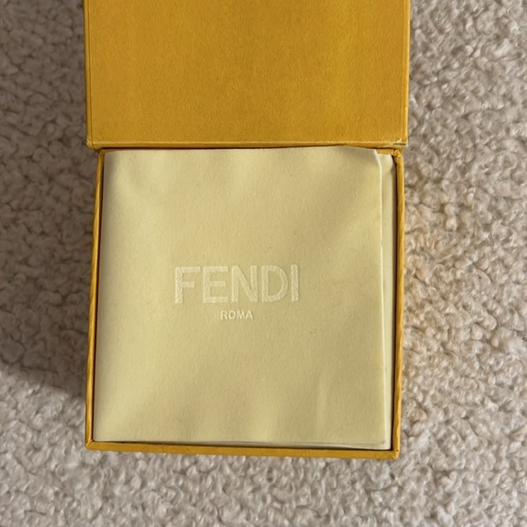 COPY - Authentic Fendi Bracelet ( comes with box ) | Worn once | Good condition - Picture 5 of 8